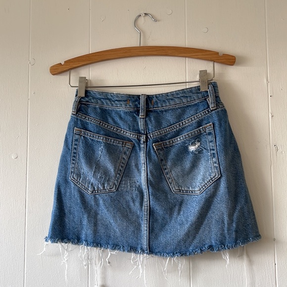 We the Free Raw Hem Distressed Jean Mini Skirt Size 24 Pockets Frayed - Picture 4 of 4
